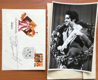Лот 0592 - Г.Каспаров. Автограф на почтовом конверте, фото ТАСС (подпись на обороте) с церемонии награждения 1985 год.