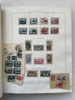Лот 1172 - Коллекция марок СССР (1921- 1951) в иллюстрированном альбоме. Все заполненный страницы на фото